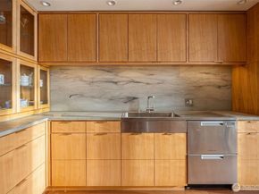 2021 1st Avenue E8, Seattle WA 98121