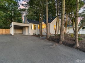 12250 Densmore Avenue N, Seattle WA 98133