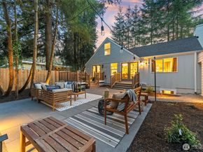 12250 Densmore Avenue N, Seattle WA 98133