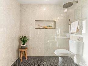 12250 Densmore Avenue N, Seattle WA 98133