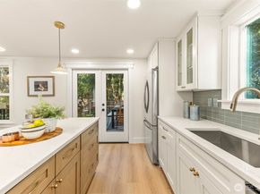 12250 Densmore Avenue N, Seattle WA 98133