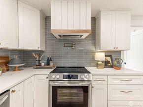 12250 Densmore Avenue N, Seattle WA 98133