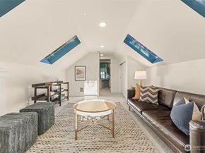 12250 Densmore Avenue N, Seattle WA 98133