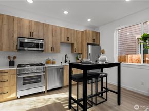 6544 A Latona Avenue NE, Seattle WA 98115
