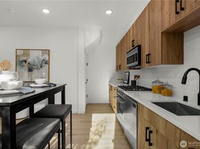 6544 A Latona Avenue NE, Seattle WA 98115