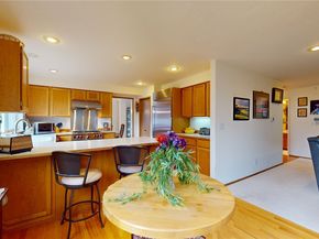 1704 Field Place NE, Renton WA 98059