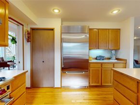 1704 Field Place NE, Renton WA 98059