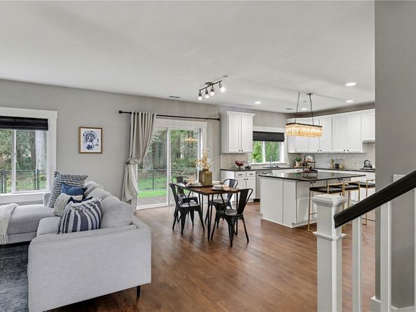 15549 SE 160th Place, Renton WA 98058