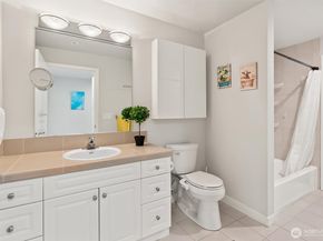 321 10th Avenue S 705, Seattle WA 98104