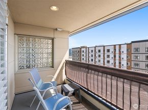 321 10th Avenue S 705, Seattle WA 98104