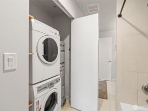 321 10th Avenue S 705, Seattle WA 98104