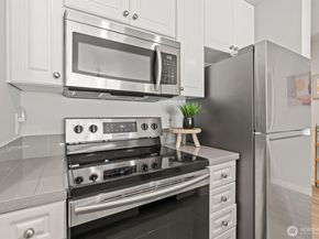 321 10th Avenue S 705, Seattle WA 98104