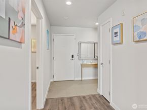 321 10th Avenue S 705, Seattle WA 98104