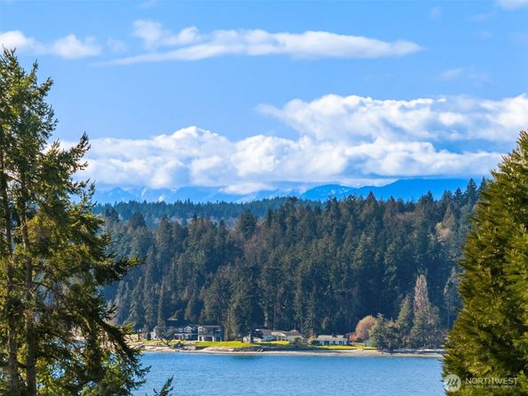 15451 Harvey Road NE, Bainbridge Island WA 98110