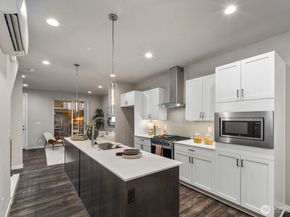 14517 1st Avenue NE D, Shoreline WA 98155