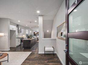 14517 1st Avenue NE D, Shoreline WA 98155