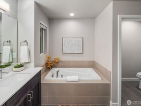 14517 1st Avenue NE D, Shoreline WA 98155