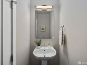 14517 1st Avenue NE D, Shoreline WA 98155