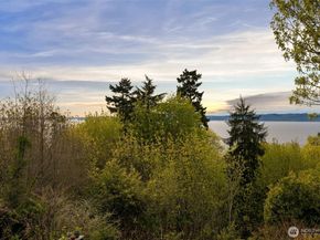 28017 13th Avenue S, Des Moines WA 98198