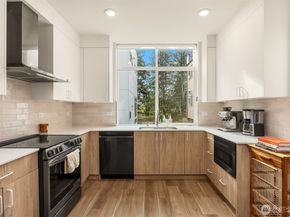 8606 Linden Avenue N, Seattle WA 98103