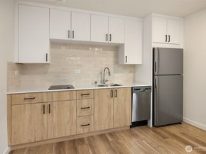 8606 Linden Avenue N, Seattle WA 98103