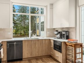 8606 Linden Avenue N, Seattle WA 98103