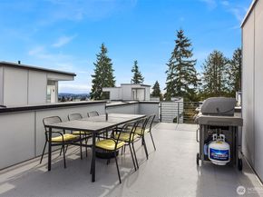 8606 Linden Avenue N, Seattle WA 98103