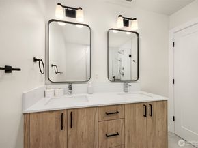 8606 Linden Avenue N, Seattle WA 98103