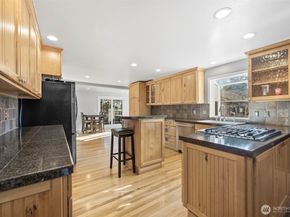 639 12th Avenue, Kirkland WA 98033