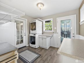 639 12th Avenue, Kirkland WA 98033