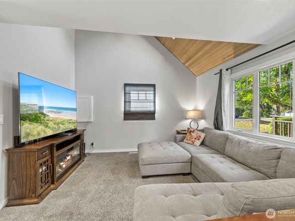 639 12th Avenue, Kirkland WA 98033