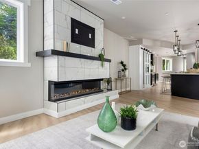 5732 Halls Lake Way, Lynnwood WA 98036