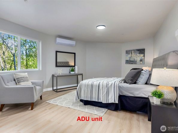 5732 Halls Lake Way, Lynnwood WA 98036