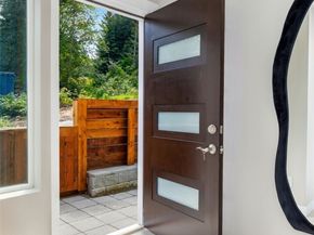 5732 Halls Lake Way, Lynnwood WA 98036