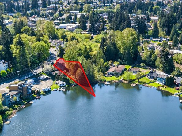 5732 Halls Lake Way, Lynnwood WA 98036