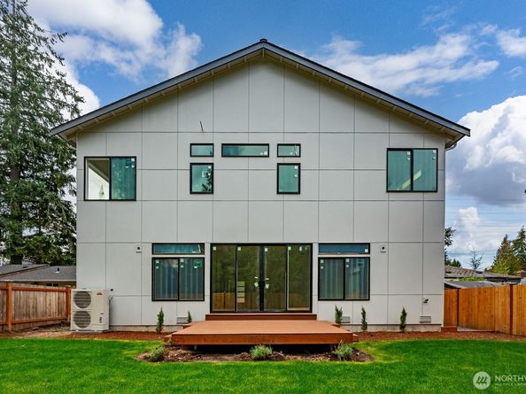 16614 15th Avenue NE, Shoreline WA 98155
