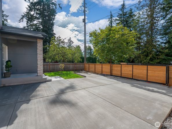 16614 15th Avenue NE, Shoreline WA 98155