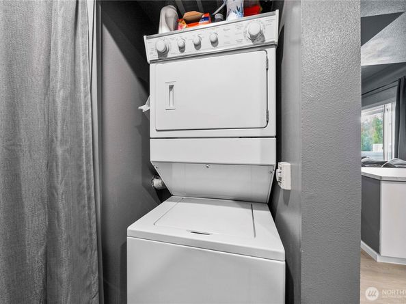 23606 55th Avenue S 1103, Kent WA 98032