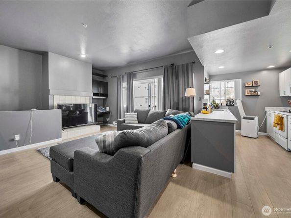23606 55th Avenue S 1103, Kent WA 98032