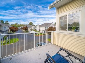 23606 55th Avenue S 1103, Kent WA 98032