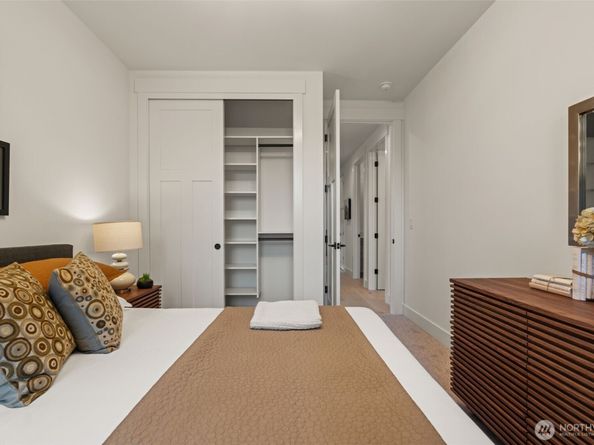 8011 131st Place NE, Kirkland WA 98033