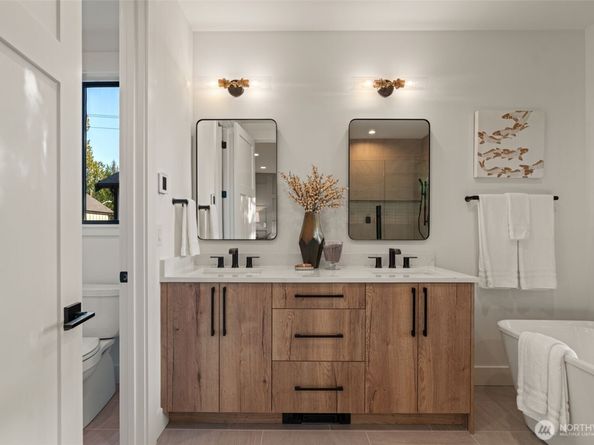 8011 131st Place NE, Kirkland WA 98033