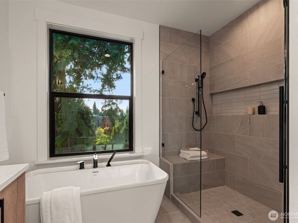 8011 131st Place NE, Kirkland WA 98033
