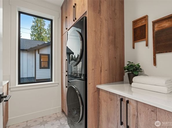 8011 131st Place NE, Kirkland WA 98033