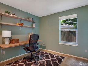 10549 Stone Ave Avenue N 103, Seattle WA 98133
