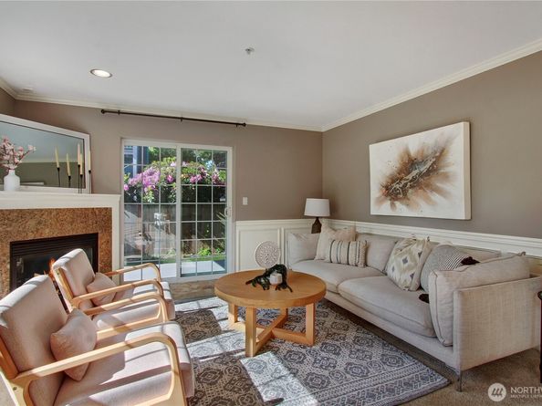 10549 Stone Ave Avenue N 103, Seattle WA 98133