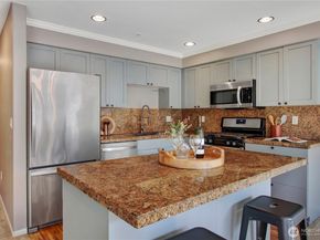 10549 Stone Ave Avenue N 103, Seattle WA 98133