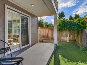 10549 Stone Ave Avenue N 103, Seattle WA 98133