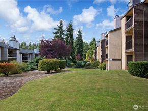 12515 NE 145th Place D127, Kirkland WA 98034
