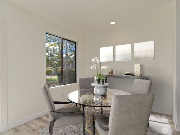 12515 NE 145th Place D127, Kirkland WA 98034
